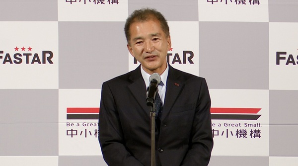 石井芳明氏