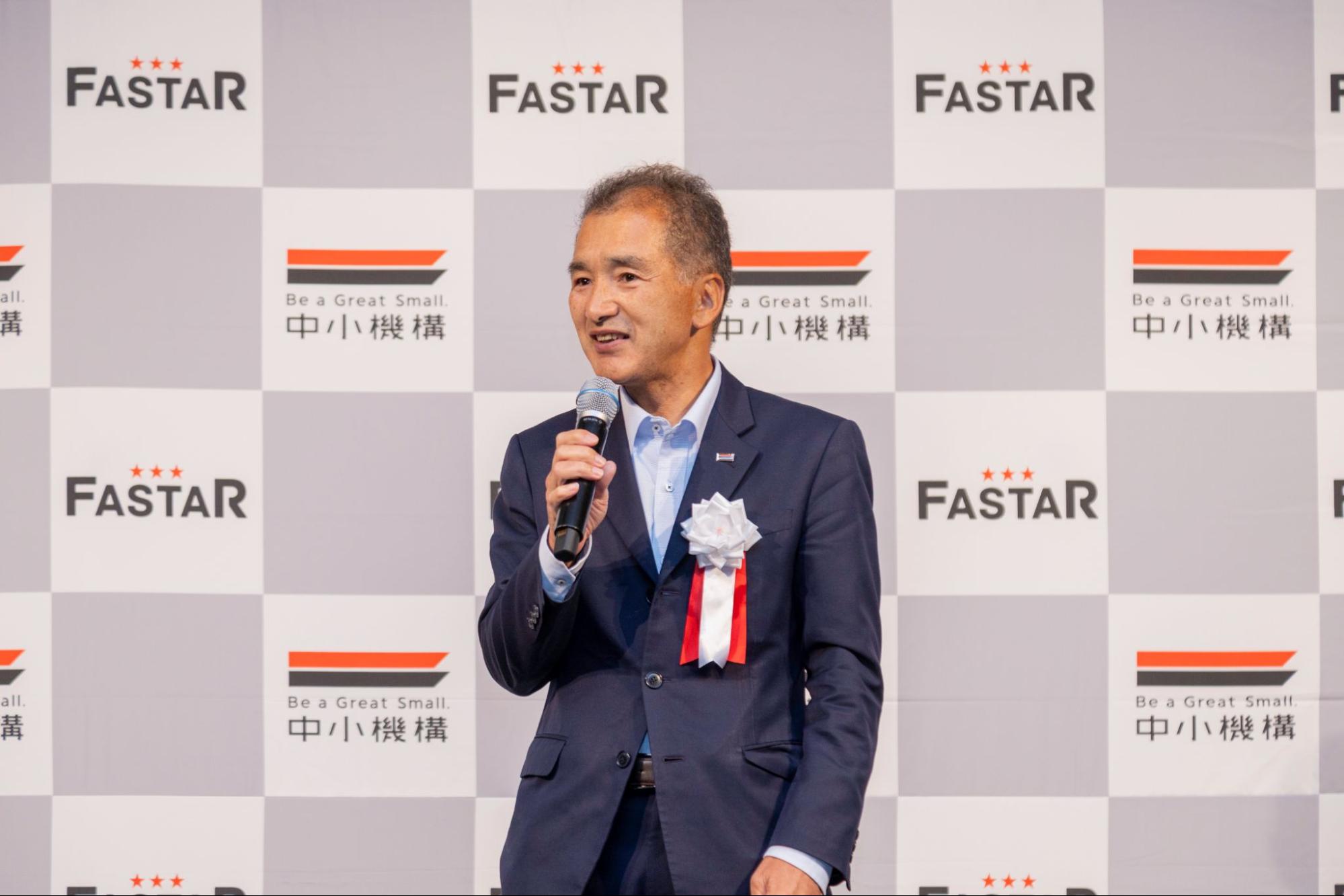 石井芳明氏